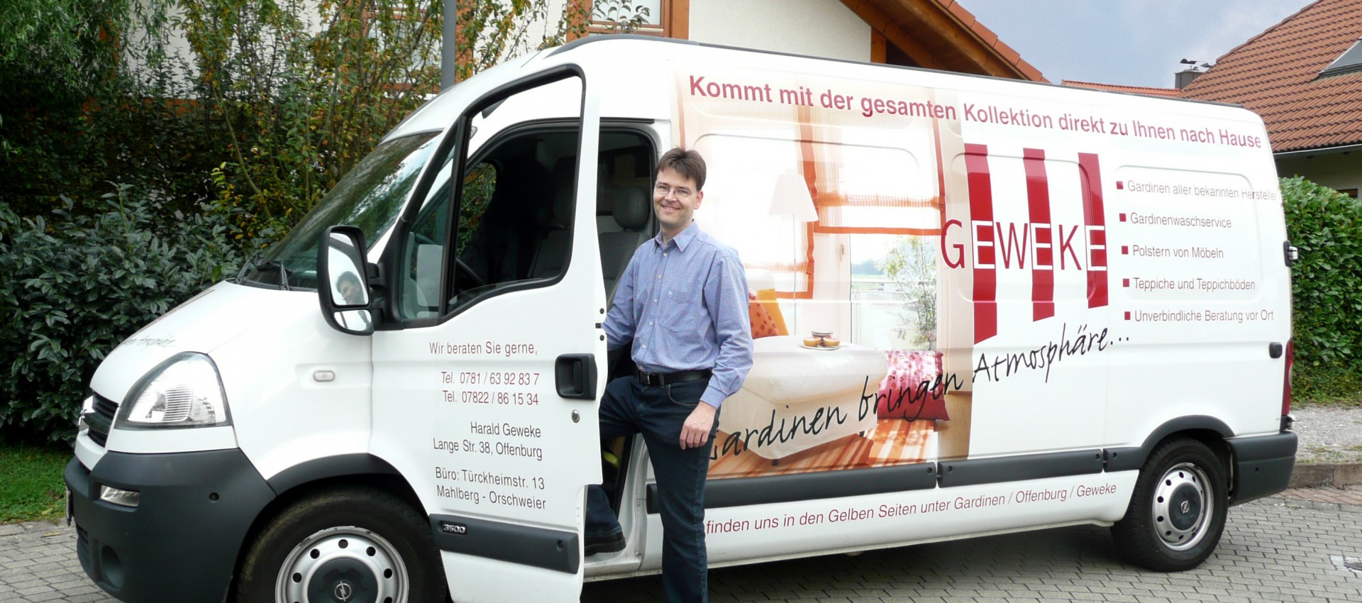 Gardinen direkt zu Hause am Fenster aussuchen. Mit Raumausstatter Harald Geweke Offenburg.