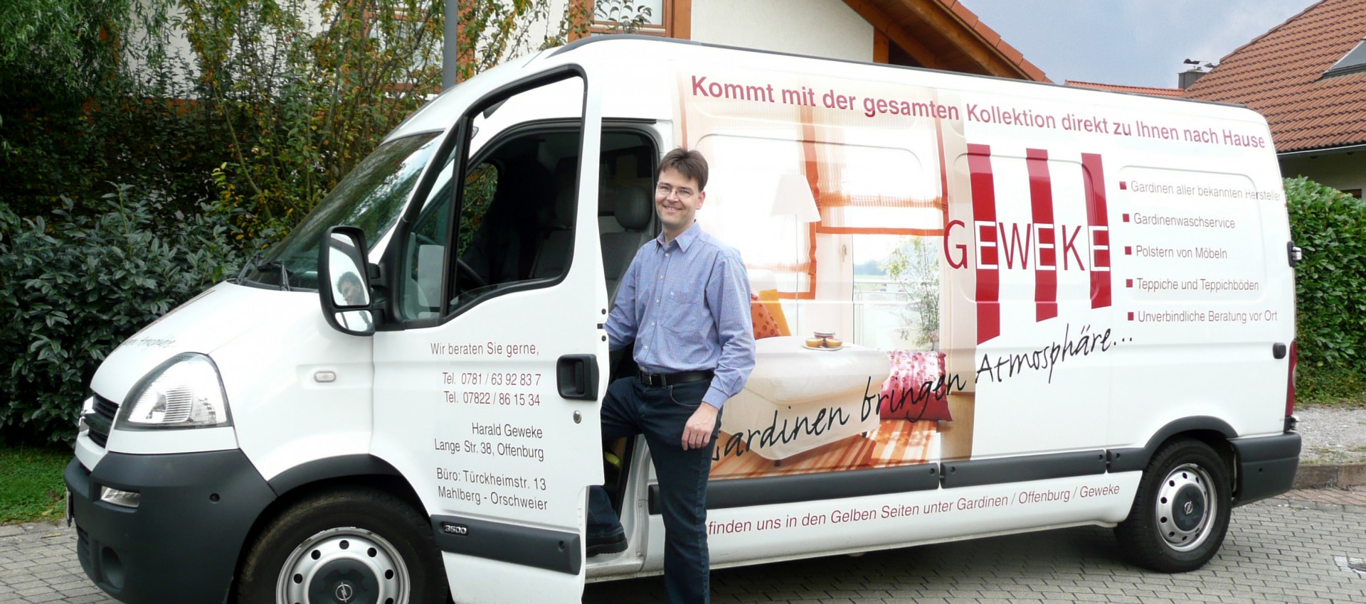 Gardinen direkt zu Hause am Fenster aussuchen. Mit Raumausstatter Harald Geweke Offenburg.